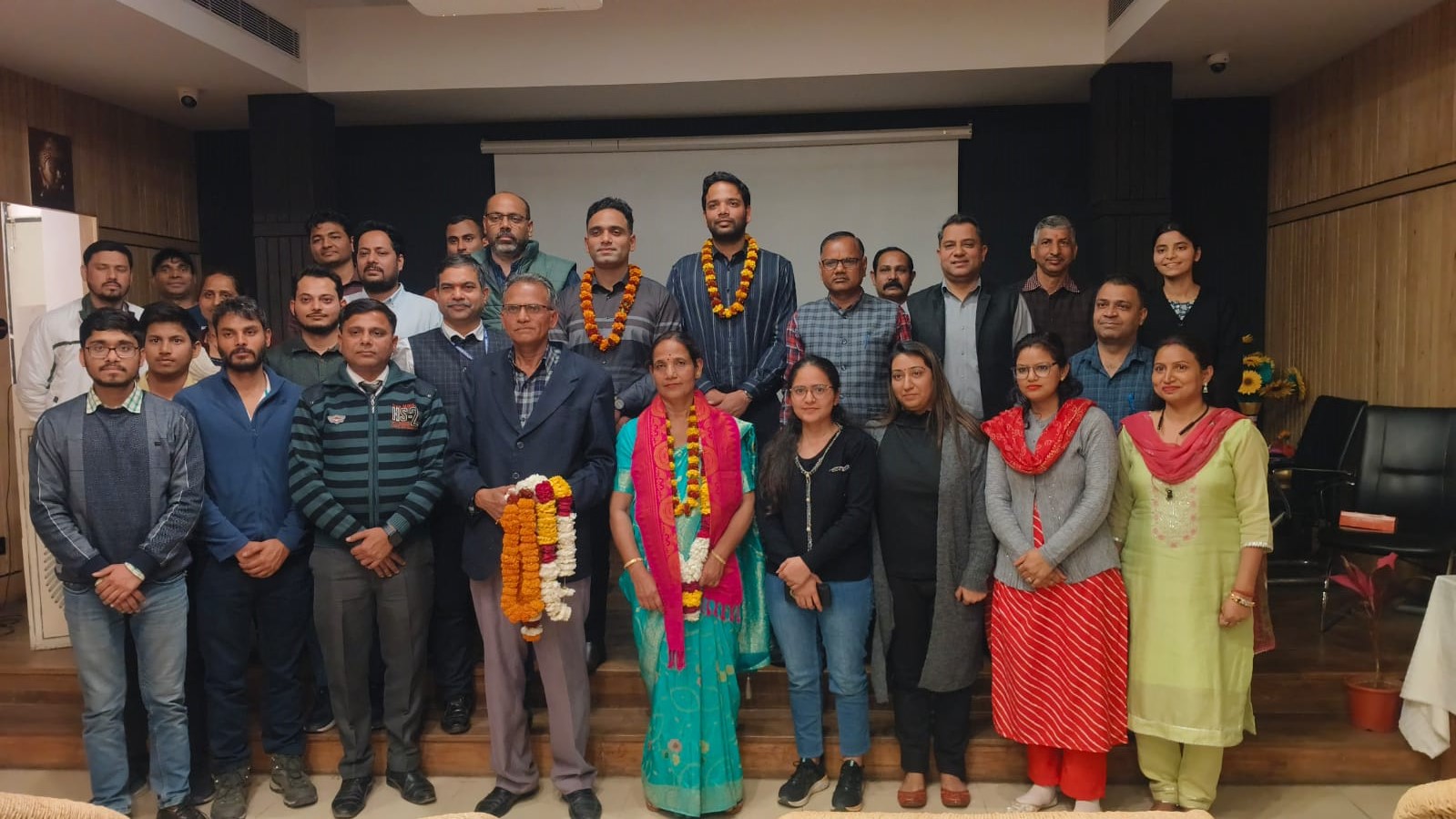 Retirement of sh. Charan dass, Steno PA to Sr. Director (M)
